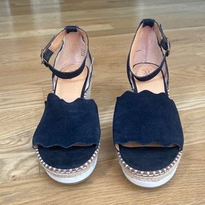 Crown Vintage Black Wedge Sandal - Size 10